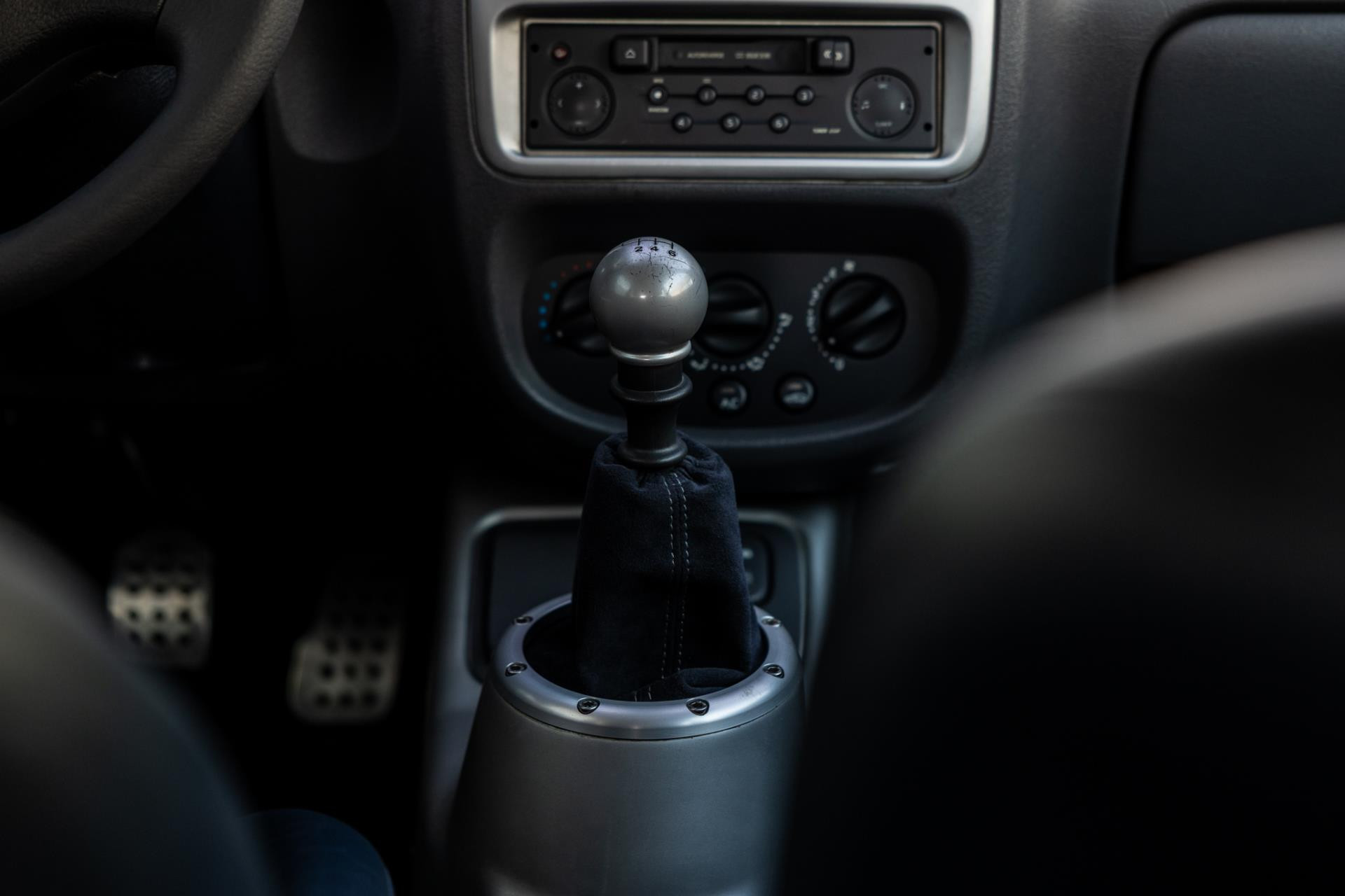 43679911-40.jpg